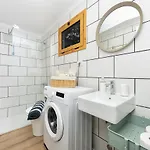 Newly Renovated Modern , Near C.c Yumbo San Bartolomé