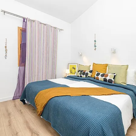 Newly Renovated Modern , Near C.c Yumbo