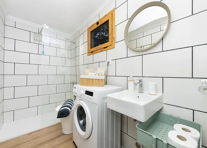 Newly Renovated Modern , Near C.c Yumbo San Bartolomé