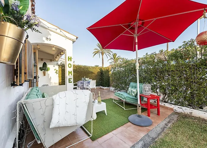 Nyaraló Newly Renovated Modern , Near C.c Yumbo