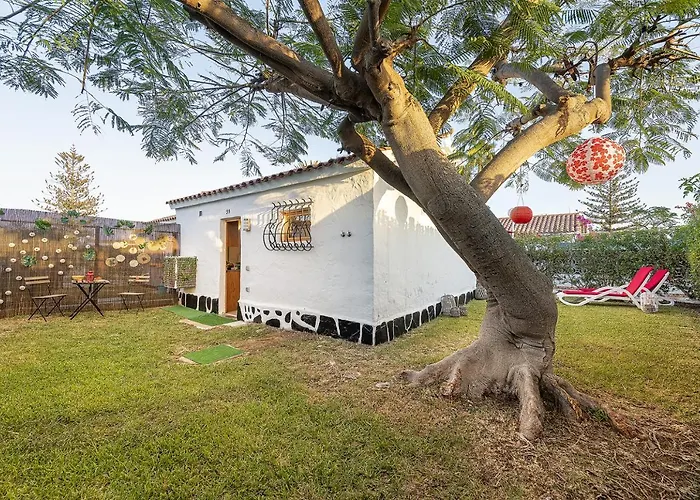 Newly Renovated Modern , Near C.c Yumbo Nyaraló San Bartolomé