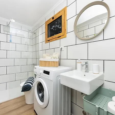 Newly Renovated Modern , Near C.c Yumbo San Bartolomé